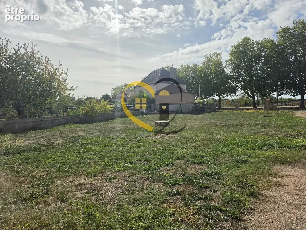 Bessay-sur-Allier – Maison de village rénovée avec fort potentiel, dépendances et terrain de 1 200 m² - photo 5