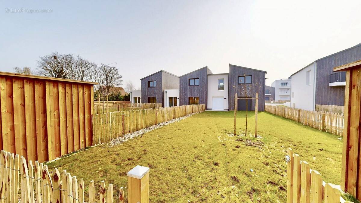 Maison à MONDEVILLE