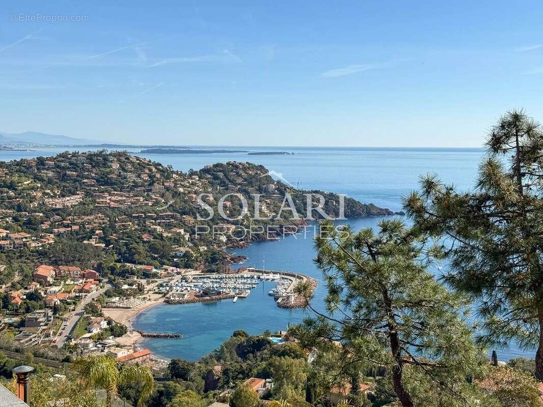 Maison à THEOULE-SUR-MER