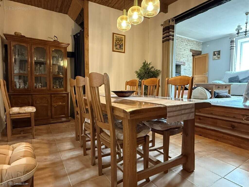 Maison de Campagne Avec 4 Chambres à Loubille - Exclusif à TIC IMMOBILER - photo 9