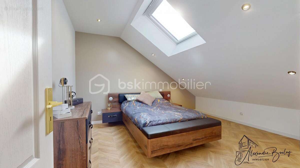 Maison à LA CHAPELLE-SAINT-MESMIN