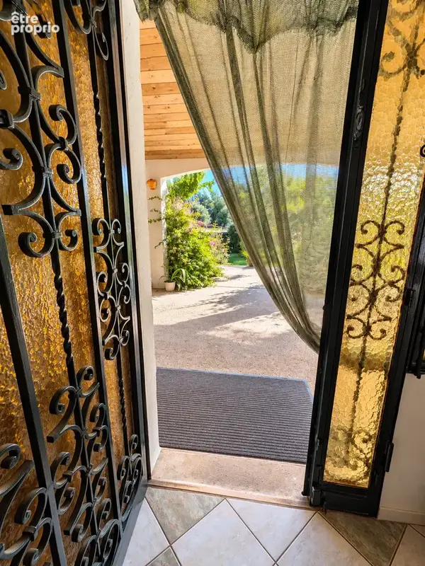Vend propriété sud de la France à Agde, proche de la mer, villa 3chambres, garages, piscine et grand terrain - photo 13