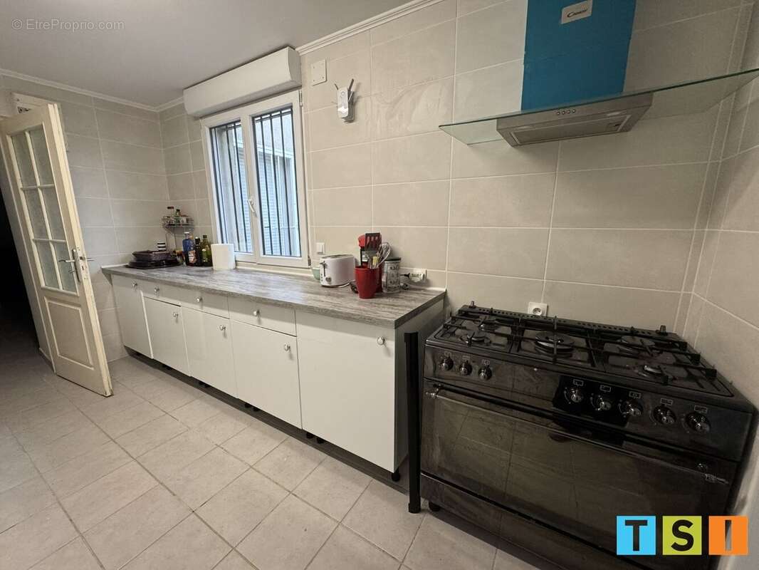 Au cur de Miramont-de-Comminges - ensemble immobilier - maison de caractère de 135 m² - vaste local commercial 100 m² sur 593m² - photo 14