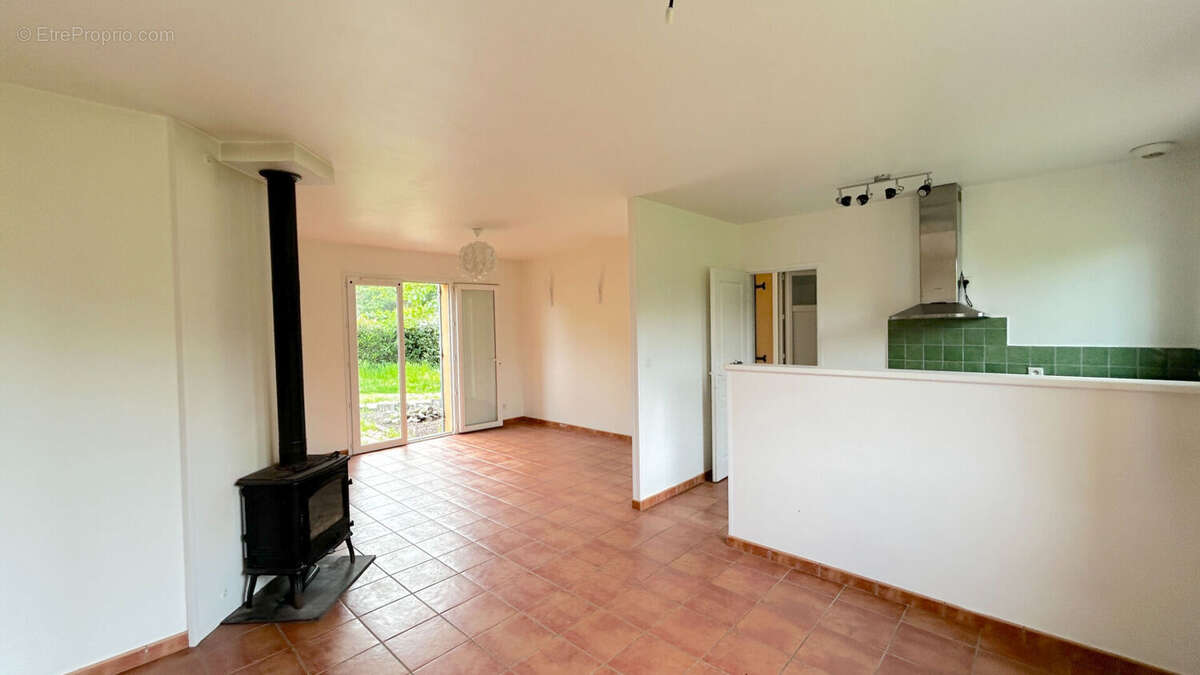 Maison à SAINTE-BAZEILLE