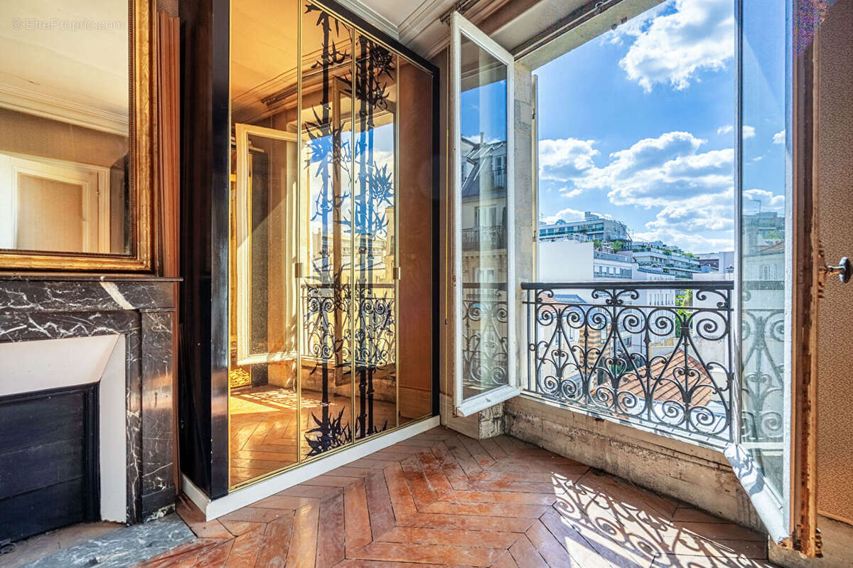 Appartement à PARIS-11E