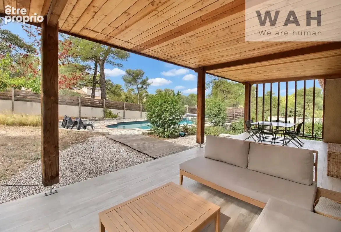 Photo Maison à Saint-Clement-De-Riviere au prix de 698 000€