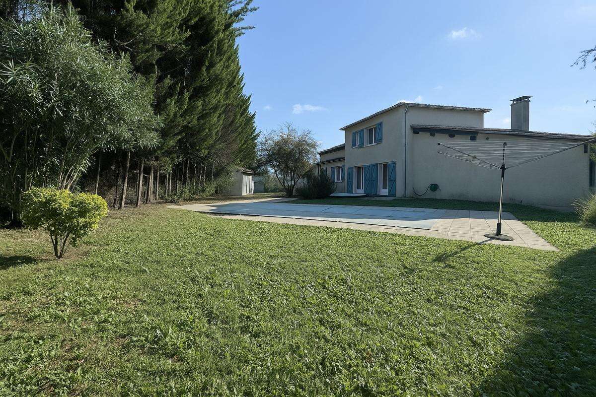 Maison à MONTVALEN