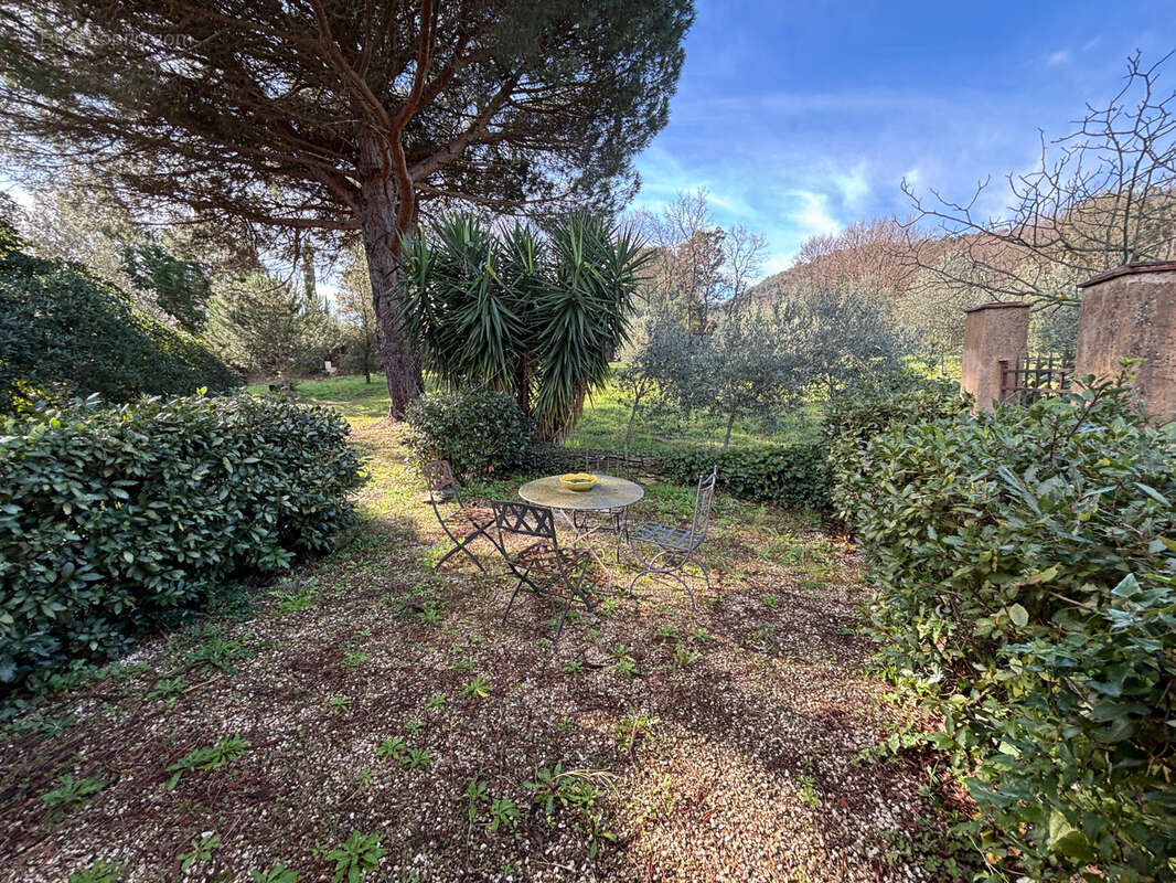 Maison à LA GARDE-FREINET