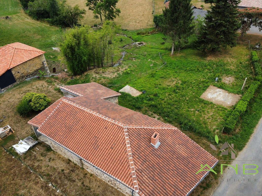 Maison à MAZEROLLES