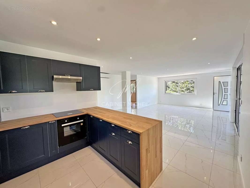 Appartement à VALBONNE