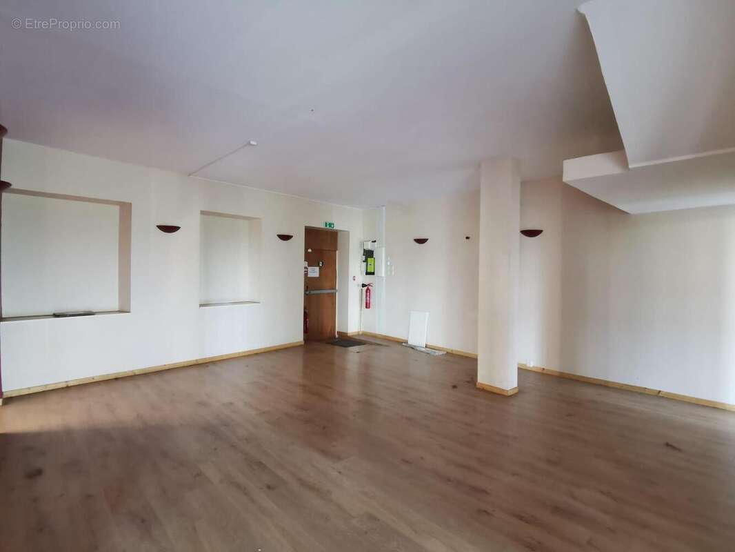 Commerce 291 m² à Aubenas  - photo 9