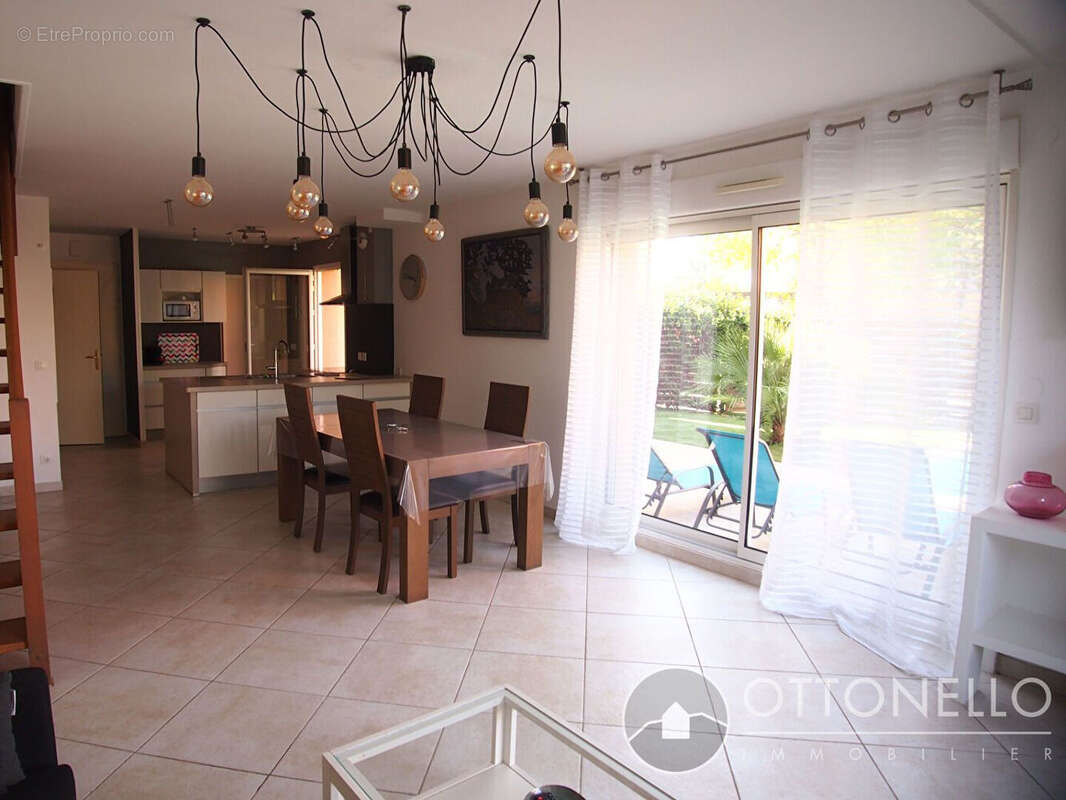 Maison Roquebrune Sur Argens 3 pièces 70.15 m2 avec piscine - photo 2
