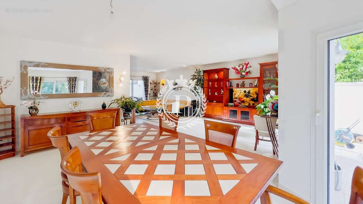 Maison à SAINT-GRATIEN