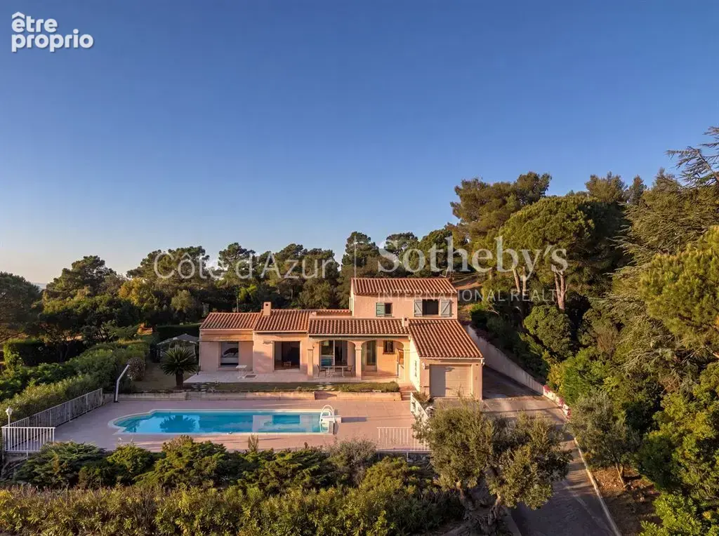 Les Issambres, villa avec vue mer, piscine et potentiel d’extension proche des plages - photo 18