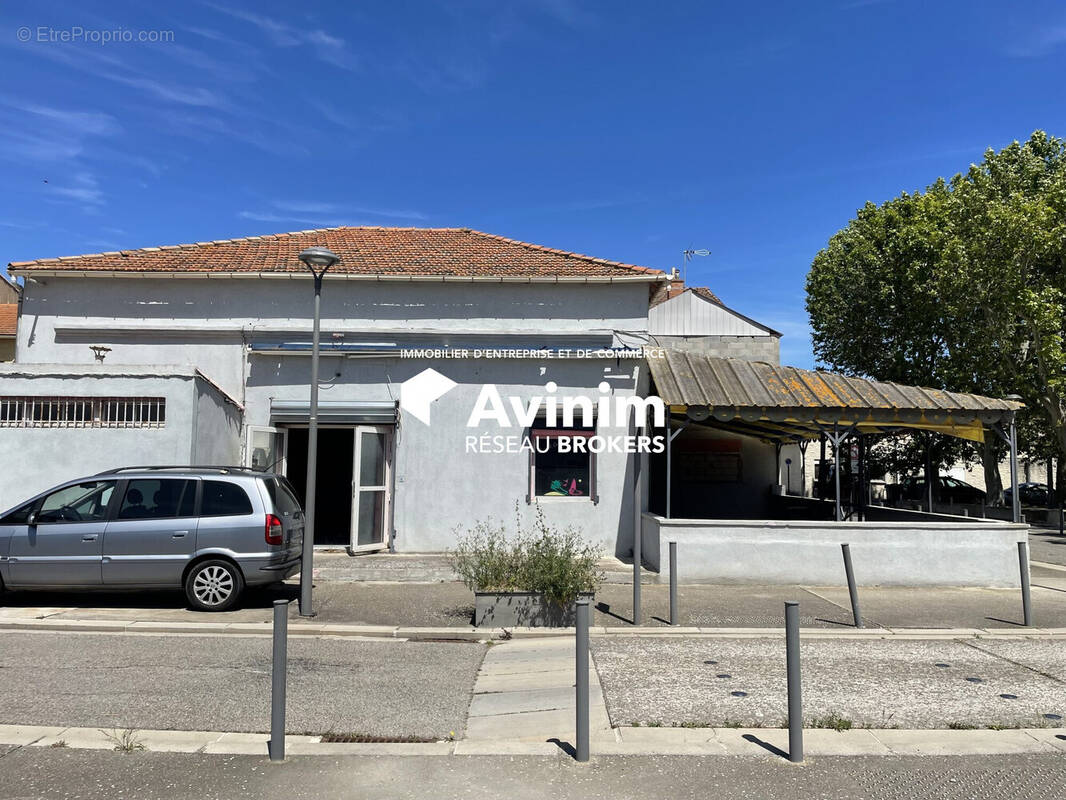 Commerce à PORT-SAINT-LOUIS-DU-RHONE