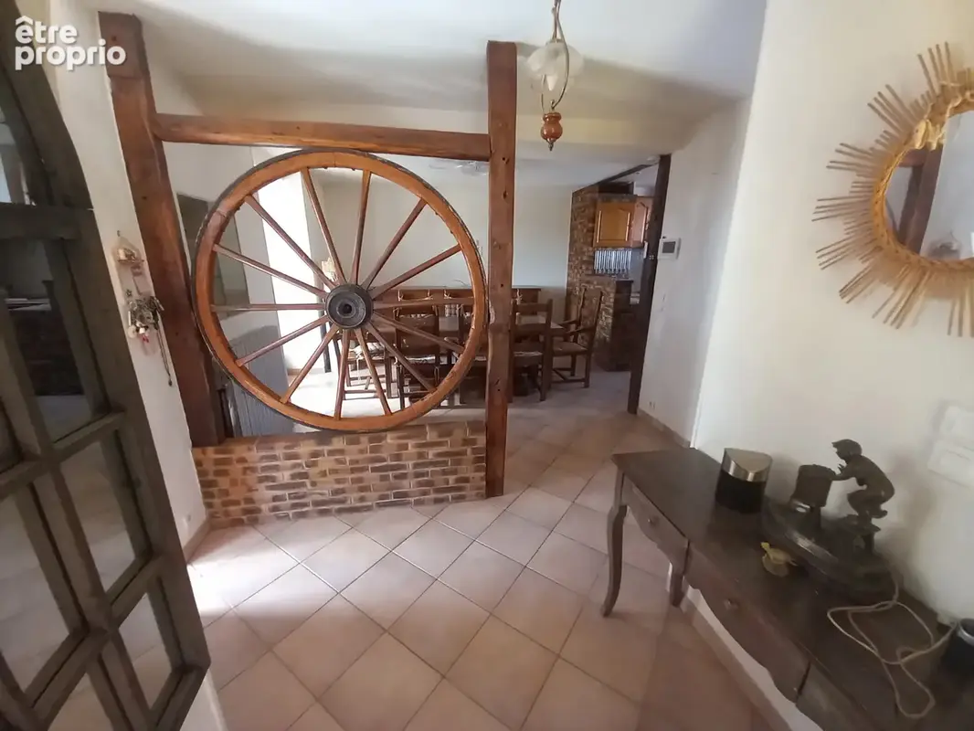 Maison de village 186 m2 habitables avec dépendances, studio et grand terrain - photo 8