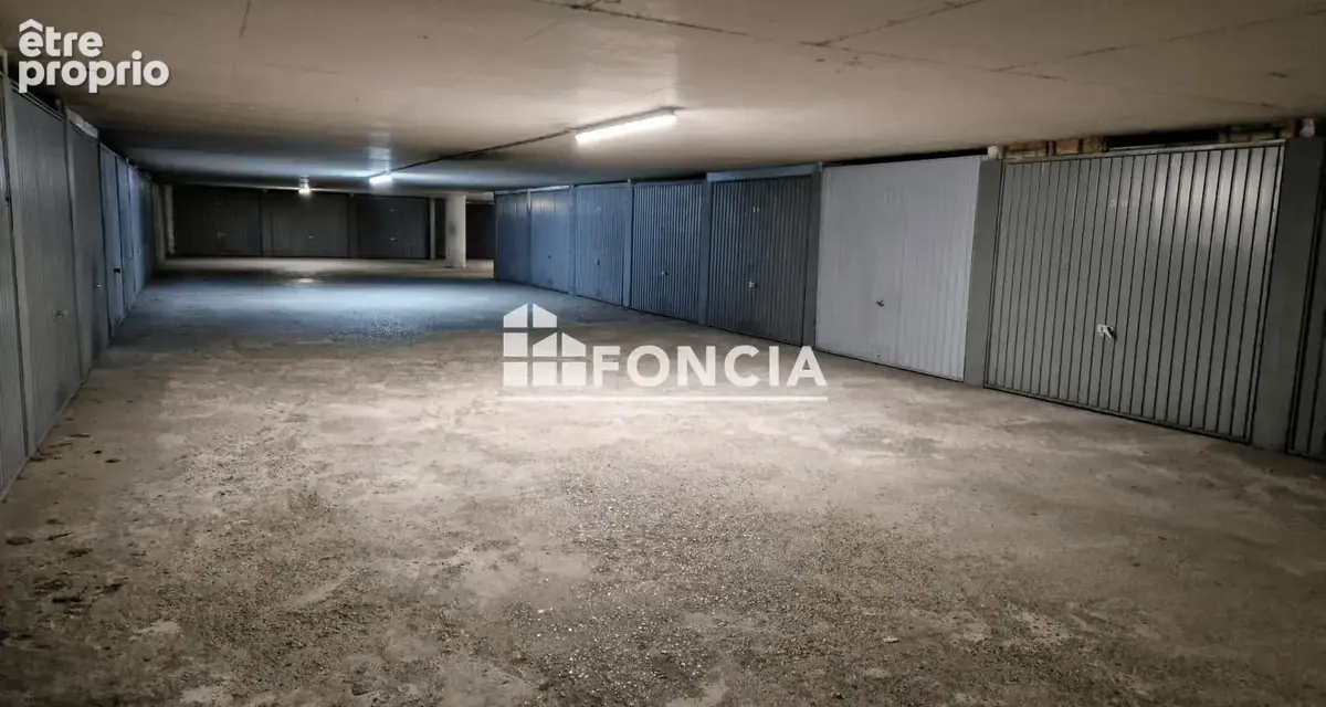 Parking à PARIS-12E