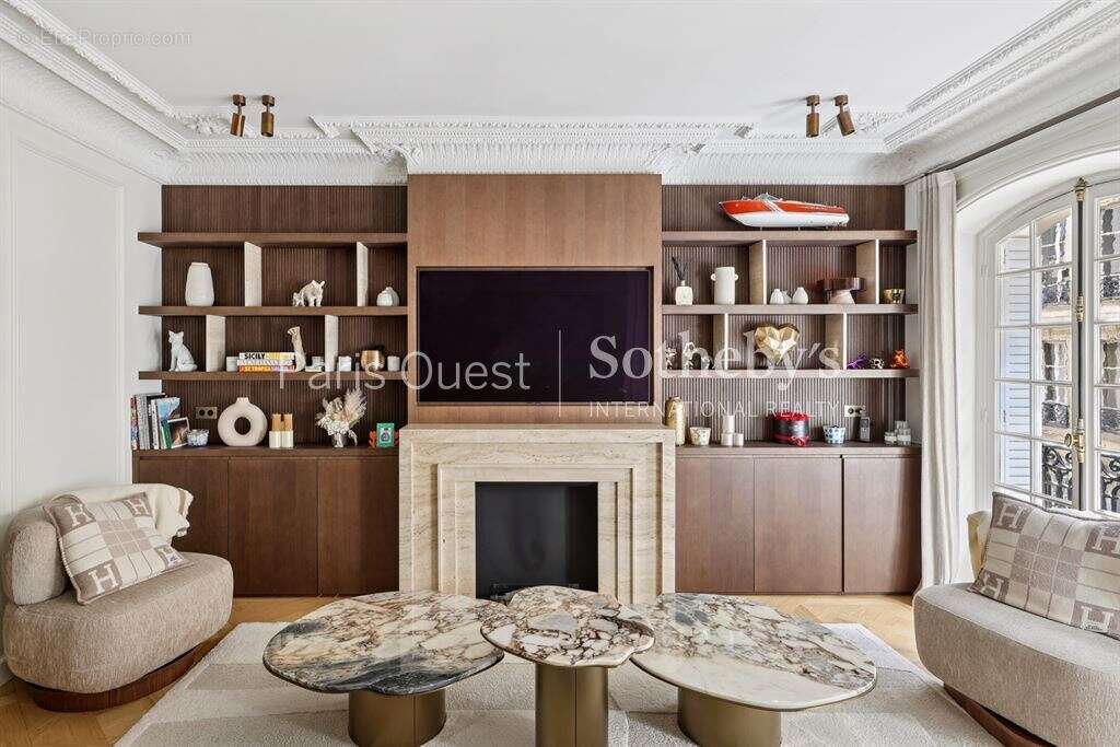 Appartement à NEUILLY-SUR-SEINE