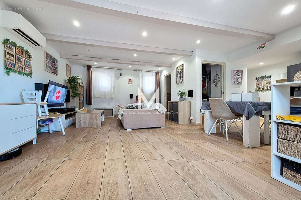 Maison à PLAN-DE-LA-TOUR