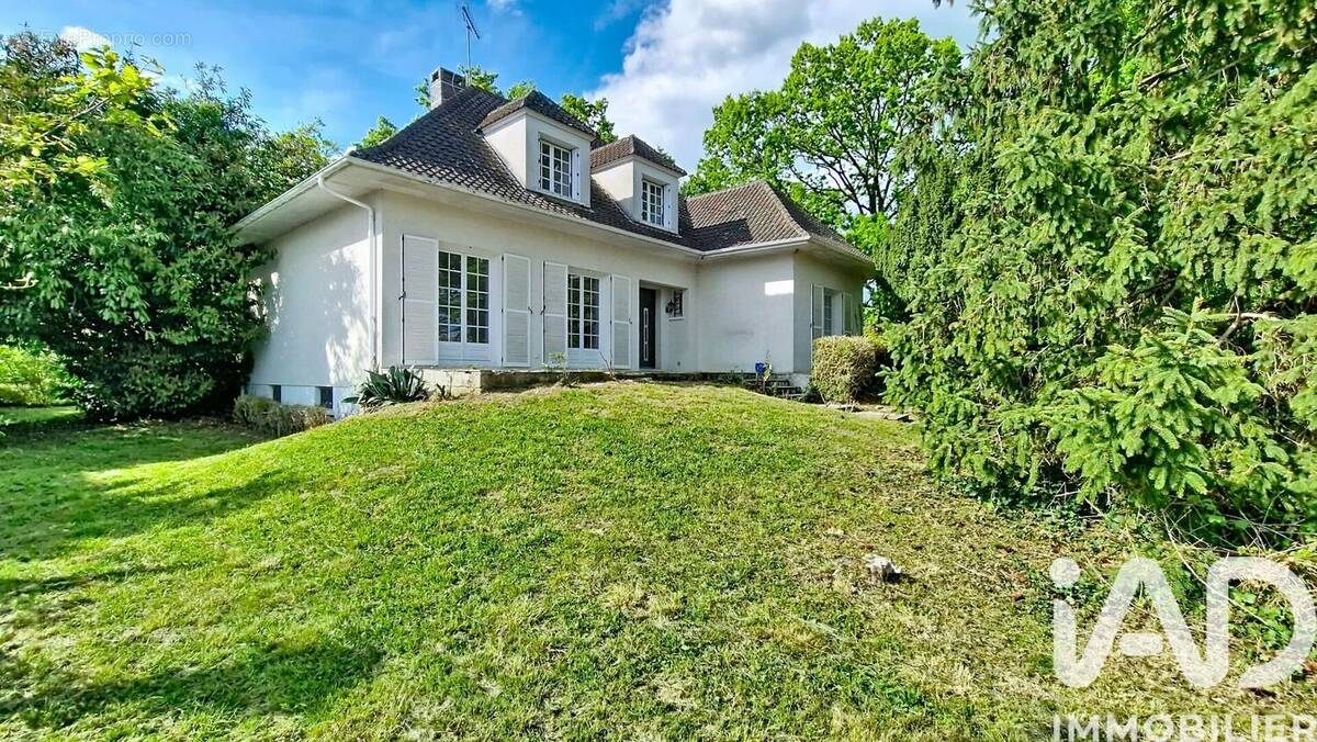 Photo 1 - Maison à SAINT-FARGEAU-PONTHIERRY