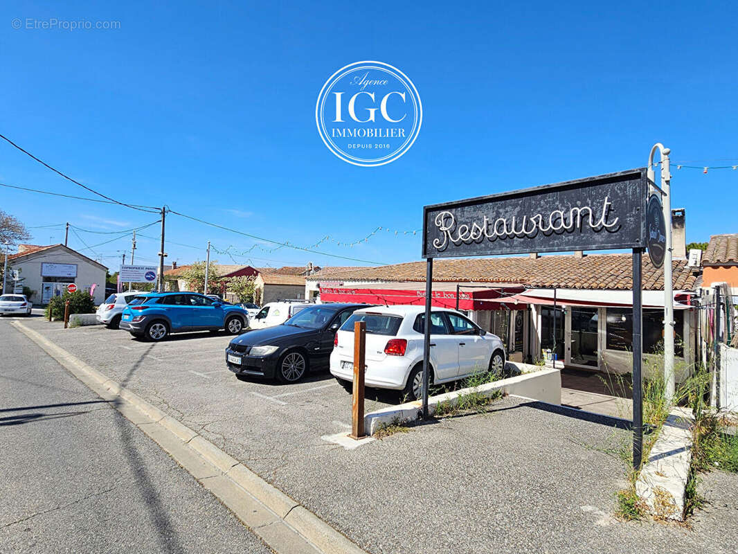 Commerce à CHATEAUNEUF-LES-MARTIGUES