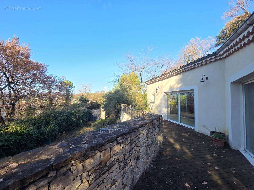 Maison à MONTELIMAR