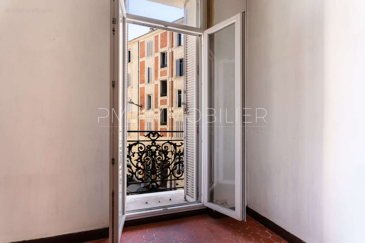 Appartement à MARSEILLE-2E