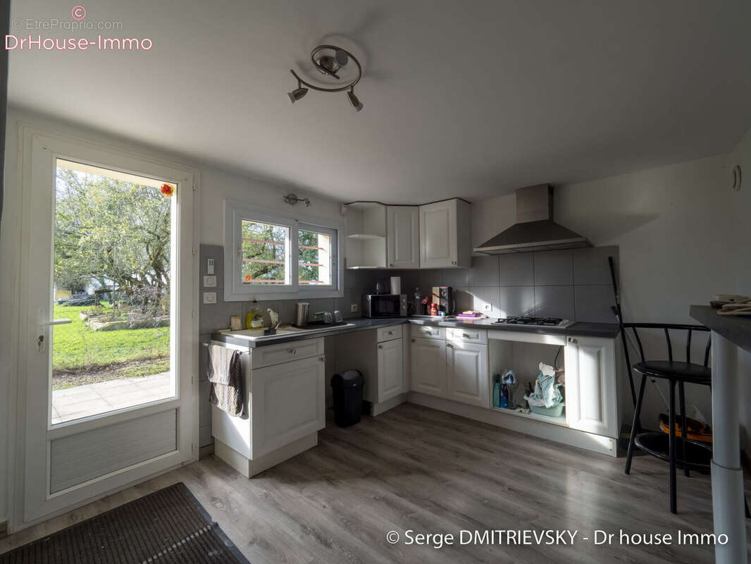 Maison à SAINT-JULIEN-BEYCHEVELLE