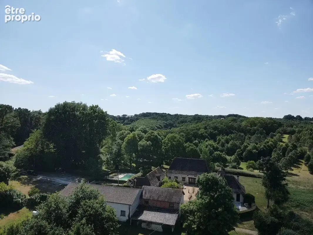 Photo Maison à La Douze au prix de 491 000€