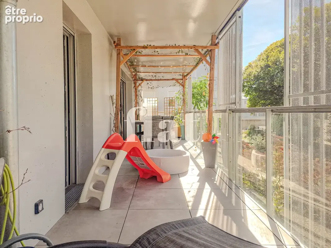 Appartement bords de sevres - 85 m2 - trois chambres - vaste terrasse - garage en sous-sol - photo 7