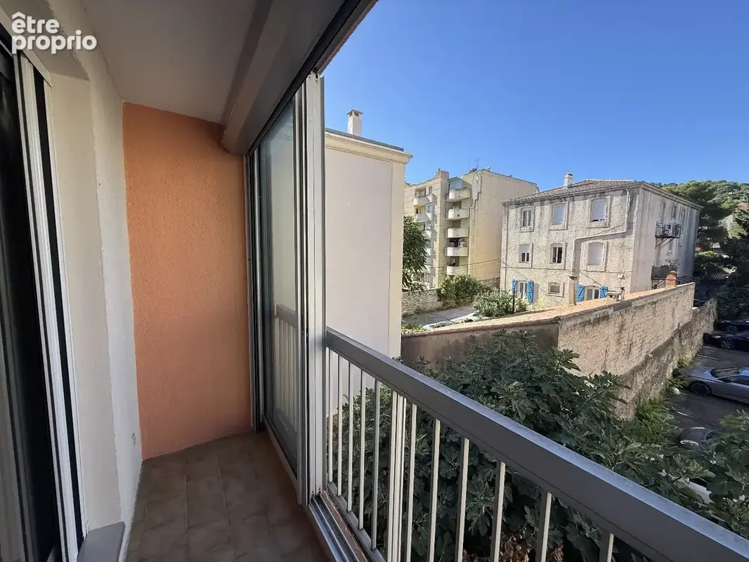 Appartement T4 avec balcon,ascenceur, cave et parking - photo 4