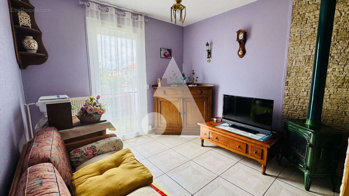 Maison  + studio + 2 garages + jardin - photo 2