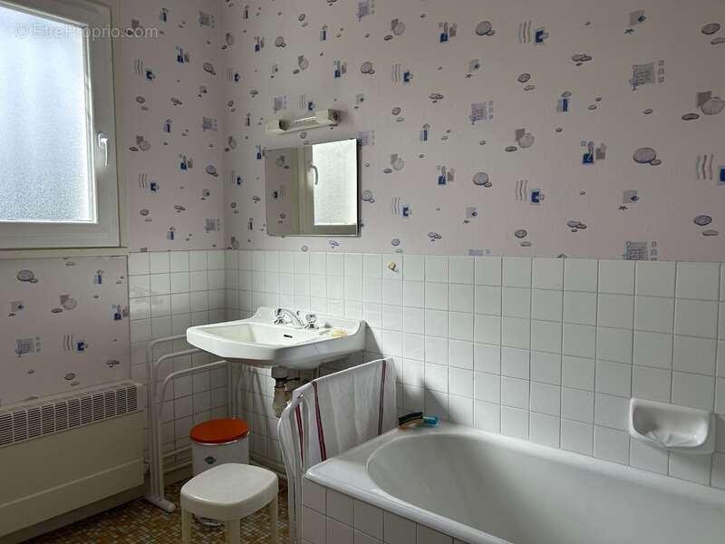 Maison à CHATEAUPONSAC