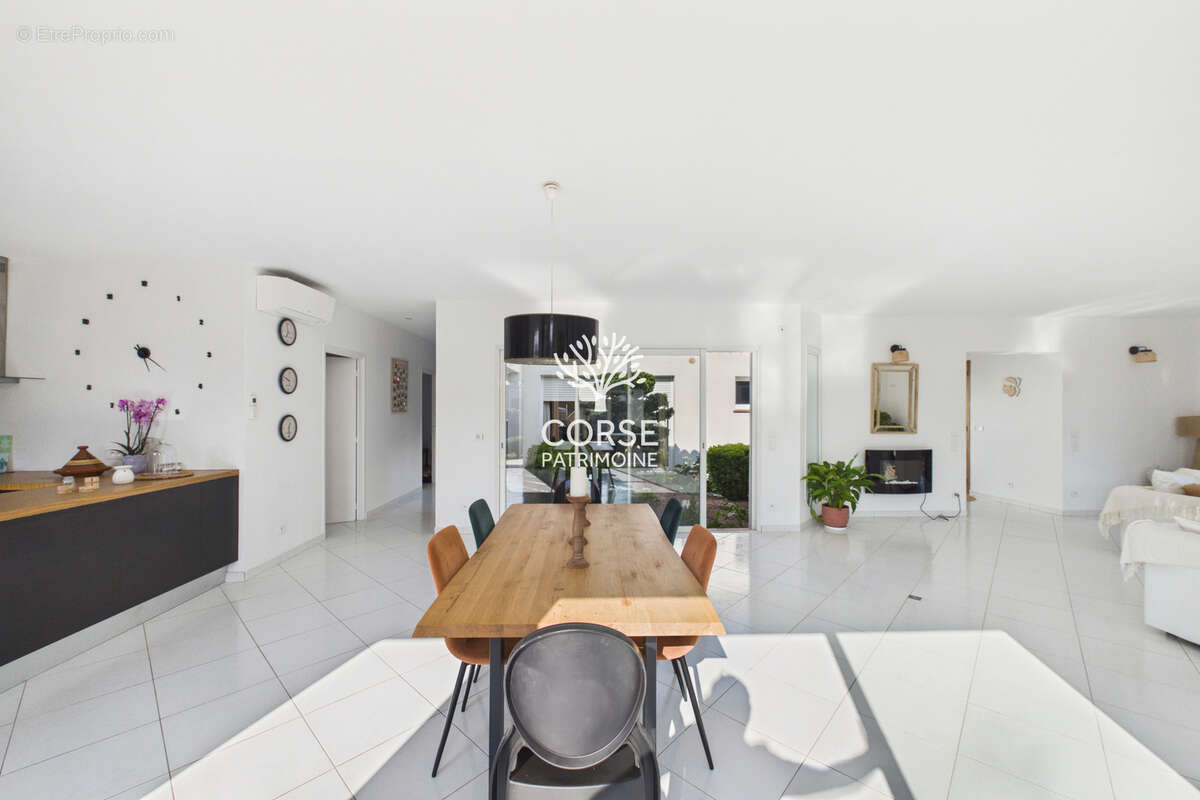 Maison à PORTO-VECCHIO