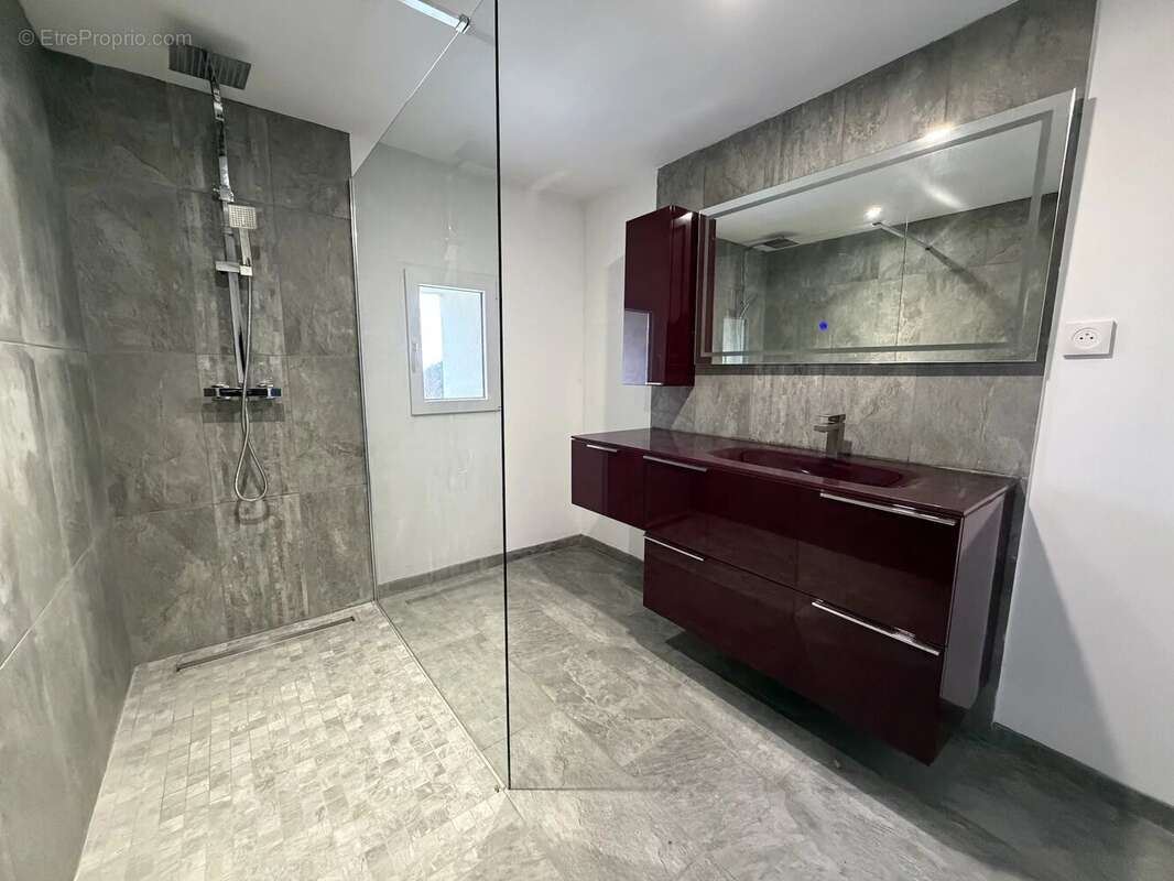 Maison à DUN-LES-PLACES