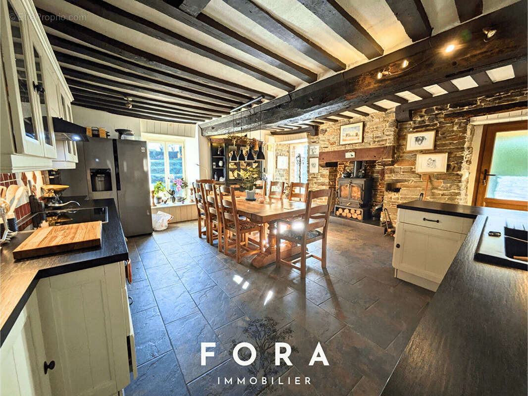 Maison à CONDE-SUR-NOIREAU