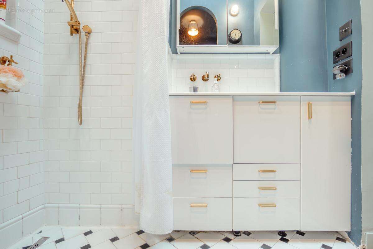 Appartement à PARIS-3E