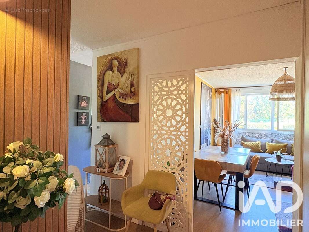 Appartement 76 m² à Lormont  - photo 2