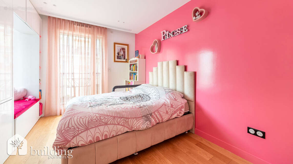 Appartement à LEVALLOIS-PERRET