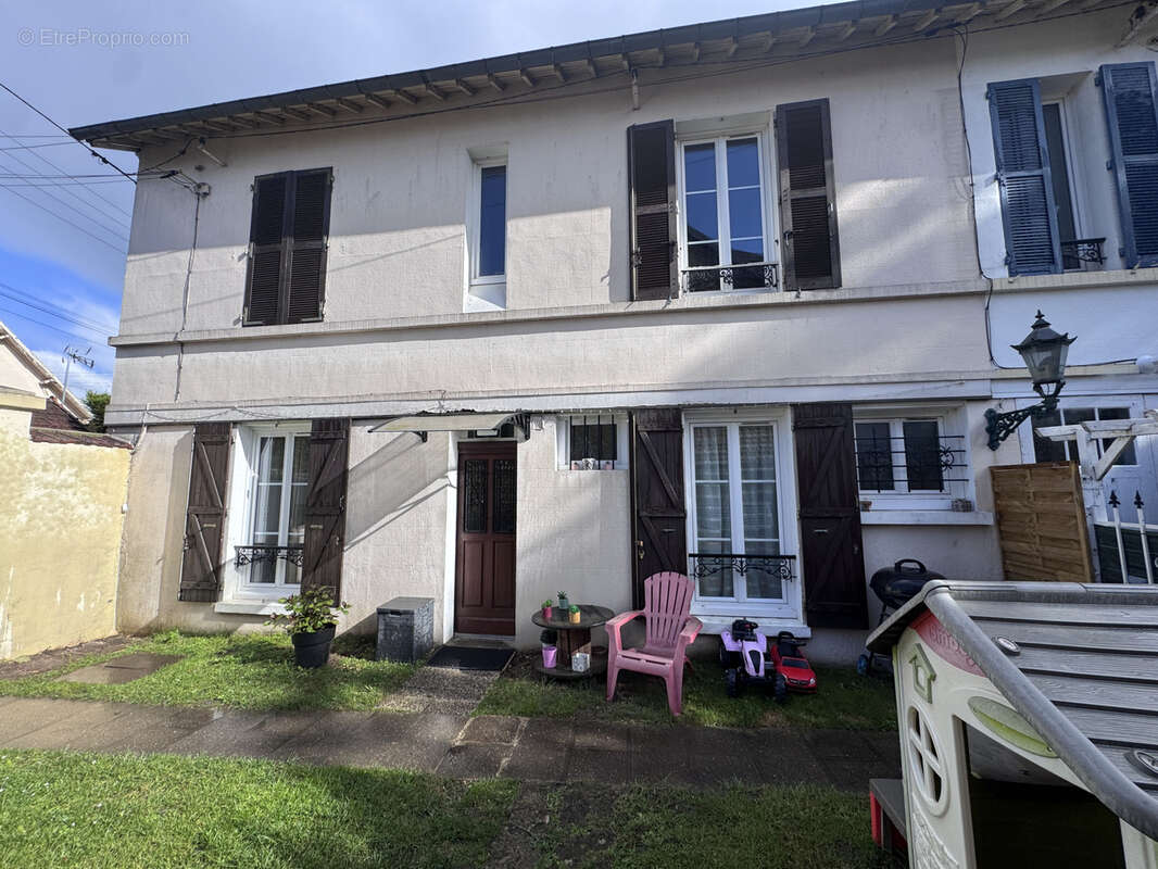 Maison à MANTES-LA-JOLIE