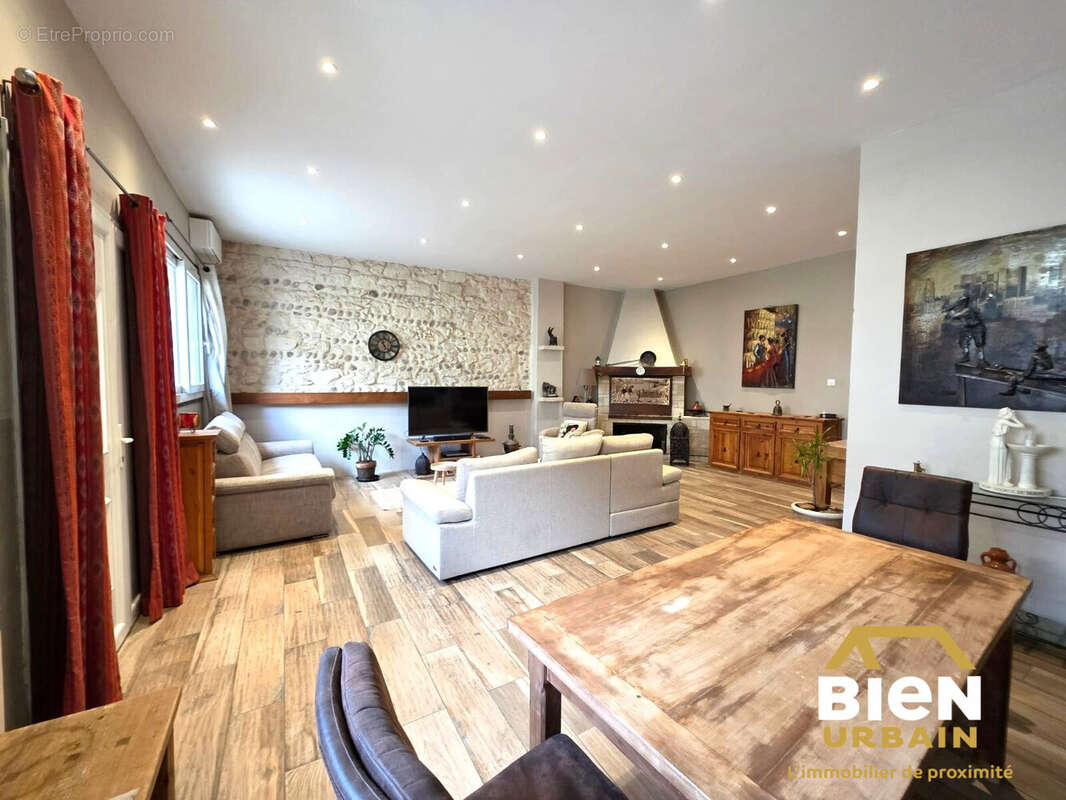 Maison à BELLEGARDE