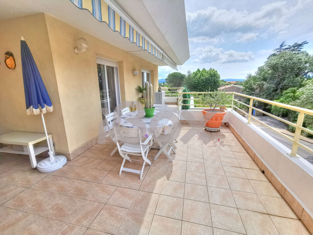 Appartement à SOLLIES-PONT