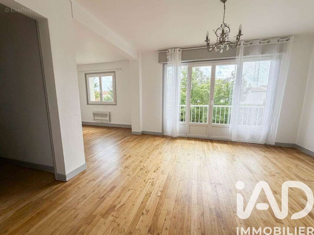 Appartement 64 m² à La Rochelle  - photo 3