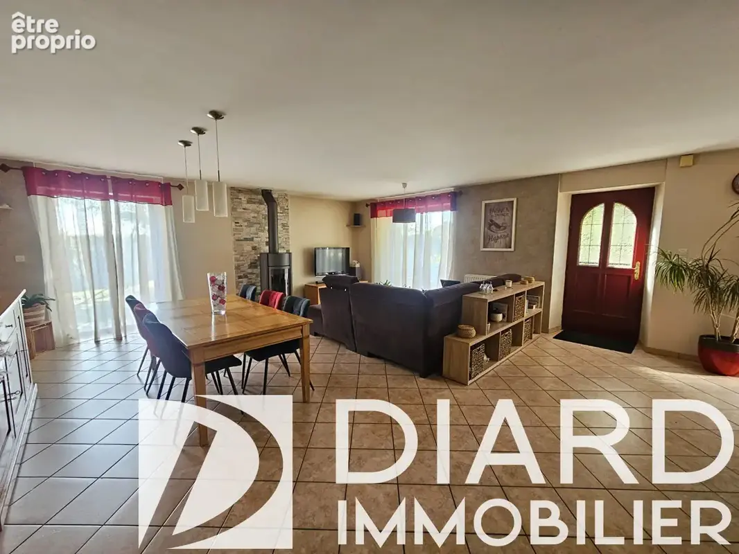Maison en pierres 6 pièces à vendre à Vitré - Calme et charme de la campagne - photo 3