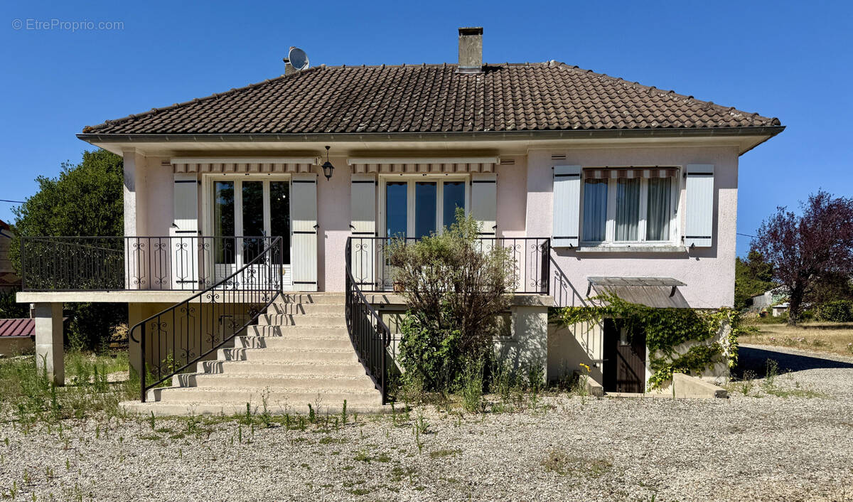 Maison à VAULT-DE-LUGNY