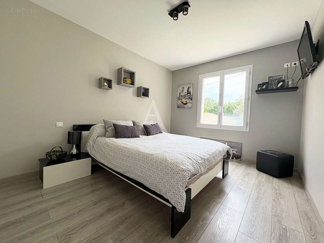 Maison à SAINTE-RADEGONDE-DES-NOYERS