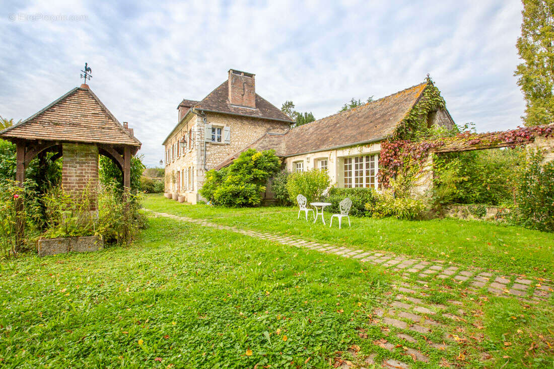 Maison Traditionnelle et dépendances  à  Pressagny  - L'Orgueilleux 27510 16 pièces 11 Chambres 392 m2 - photo 6
