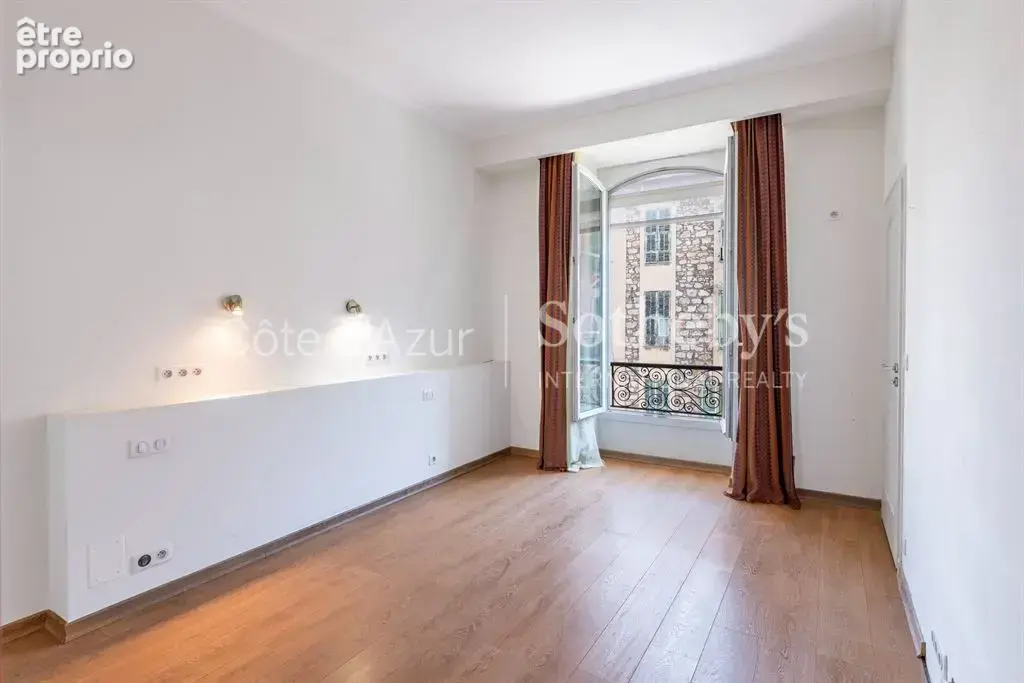 Nice Centre - Appartement 148 m² à rénover - photo 15