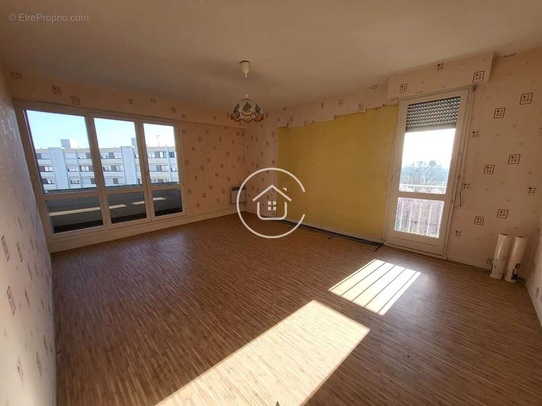 Appartement à LA CHAUSSEE-SAINT-VICTOR