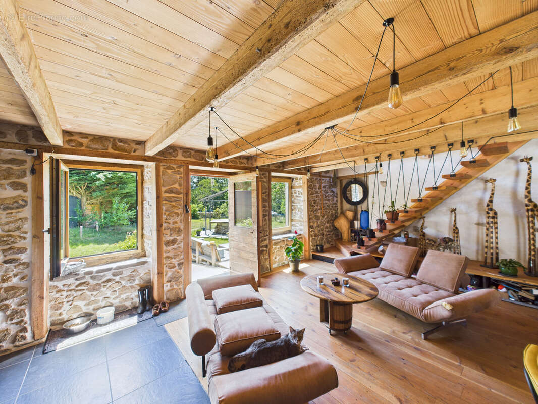 Maison à DORE-L&#039;EGLISE